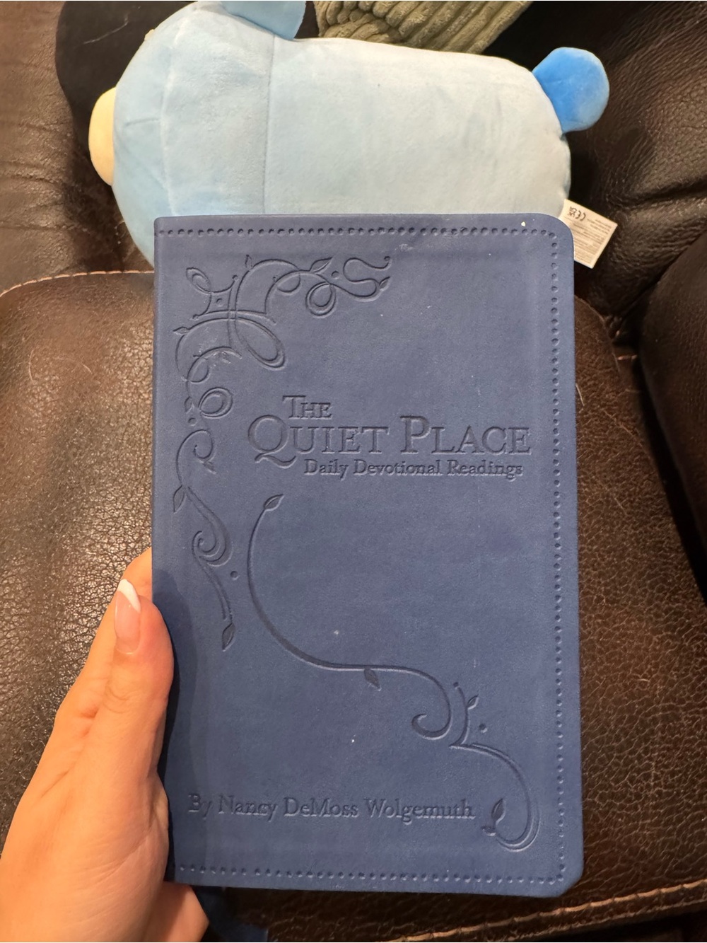 The Quiet Place Daily Devotional Readings - Blue